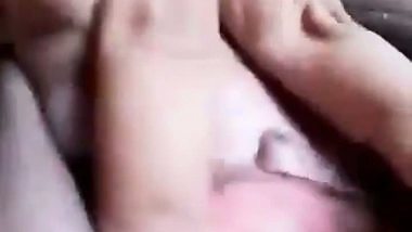 A desi nude Indian girl exposes her naked body in MMS