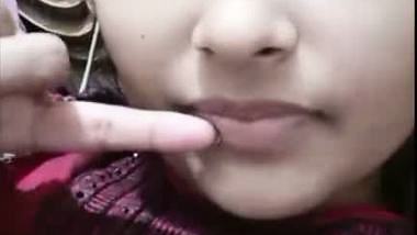 Beautiful Chamet cam girl nude round boobs showing