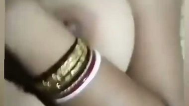 Man presses desi lady’s tight boobs in Bangla sex video