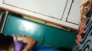 Hot mom dress change boobs show viral topless clip