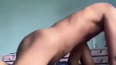 A 21-year-old Nepali guy fucks his GF’s pussy in sex video
