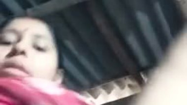 Boudi Bibastra MMS Showing Big boobs and Pussy