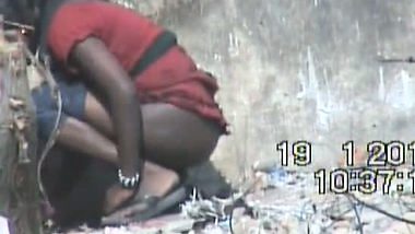 Indian village girl peeing video