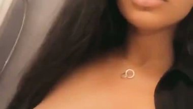 Hot figured Tamil model girl nude selfie video