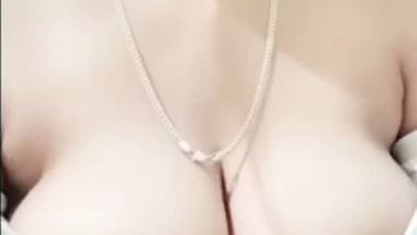 Huge milky boobs popping out â€“ sexy Indian girlfriend