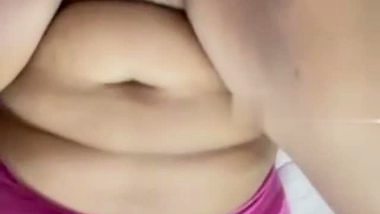 Hot girl blouse removed and nude body showing viral selfie