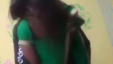 Girlfriend in saree lets boyfriend press her big boobs