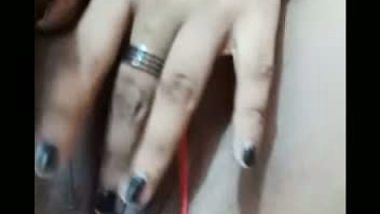Cute girlfriend black pussy fingering on viral video call