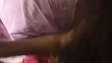 Horny babe gives a sexy blowjob in Pakistani porn