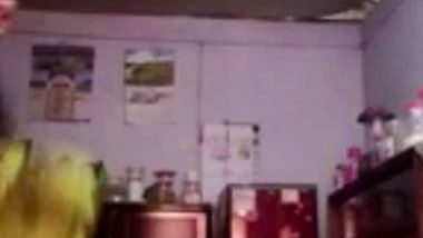 Bangladeshi bhabhi showing ass and fingering pussy