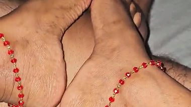Tamil aunty xxx MMS of giving a footjob to her Nephew