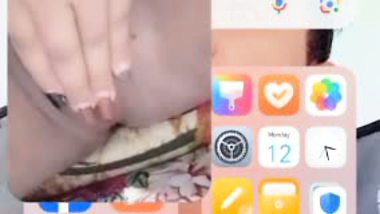 Video call nude show of sexy Indian girlfriend MMS